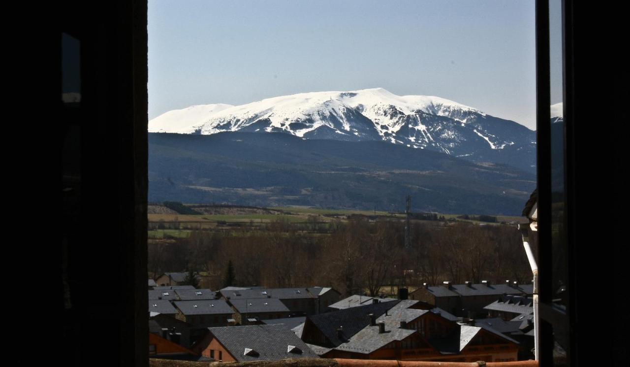 Hotel Hostal Ruso Sc Llivia Exterior foto